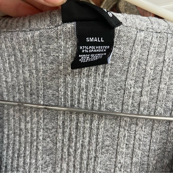 Rue21 Cropped Long Sleeve - Picture 5 of 5